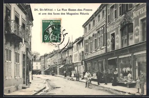 AK St-Mihiel, La Rue Basse-des-Fosses et une des faces des Magasins Réunis