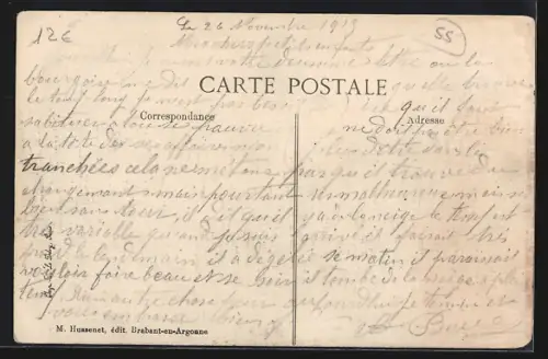 AK Auzéville, Strassenpartie am Kriegerdenkmal