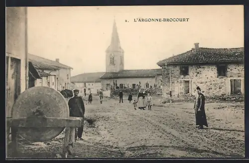 AK L`Argonne-Brocourt, La place, L`Eglise