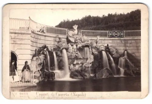 Fotografie Edmond Behles, Rome, Ansicht Napoli, Cascati di Caserta, Brunnen