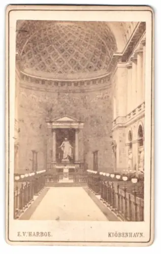 Fotografie E.V. Harboe, Kiøbenhavn, Ansicht Kopenhagen, Innenansicht einer Kirche, Fru Kirke