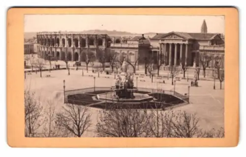 Fotografie unbekannter Fotograf, Ansicht Nîmes, Esplanade mit Arena und Justizpalast