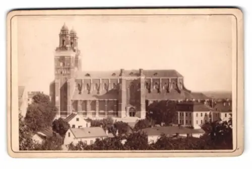 Fotografie unbekannter Fotograf, Ansicht Uppsala, Domkirke, eindrucksvolle Kathedralenansicht