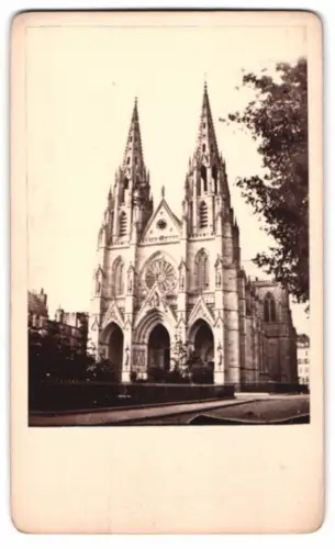 Fotografie A. Hautecoeur, Paris, Rue de Rivoli 172, Ansicht Paris, beeindruckende Kathedrale Ste. Clothilde