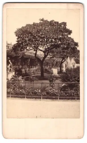Fotografie A. Hautecoeur, Paris, Rue de Rivoli 172, Ansicht Paris, Jardin du Palais Royal