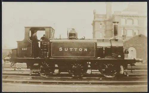Foto-AK Englische Eisenbahn, Lokomotive No. 661 Sutton