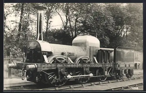 Foto-AK Lokomotive Lion der englischen Eisenbahn