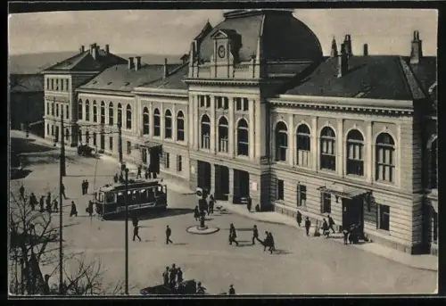AK St. Pölten /Nd., Bahnhof mit Strassenbahn