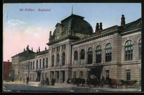 AK St. Pölten, Bahnhof mit Kutschen