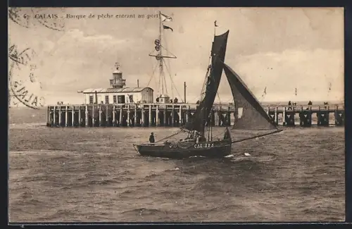 AK Calais, Barque de pêche entrant au port