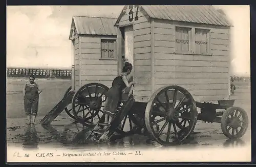 AK Calais, Baigneuses sortant de leur Cabine