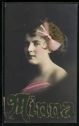 Glitzer-Perl-AK Porträt einer Frau mit Schleife aus Stoff, Schriftzug Minna mit Glitzer-Perlen