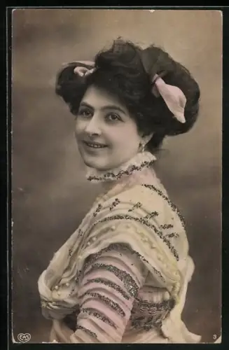 Glitzer-Perl-AK Porträt einer Dame mit Glitzer