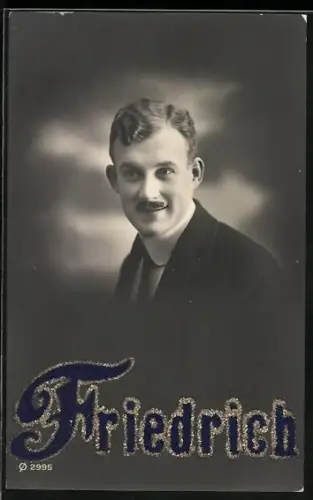 Glitzer-Perl-AK Portrait eines lächelnden Mannes, Friedrich mit Glitzer-Perlen