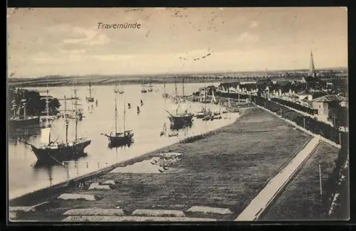 AK Travemünde, Blick auf den Hafen und den Ort