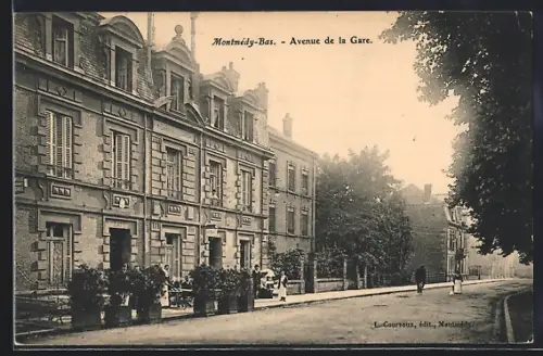 AK Montmédy-Bas, Avenue de la Gare, Café