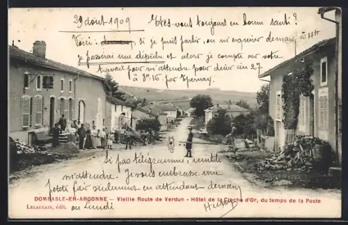 AK Dombasle-en-Argonne, Vieille Route de Verdun, Hotel de la Cloche d`Or, du temps de la Poste