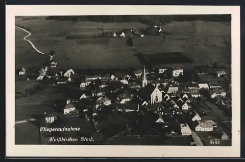 AK Weisskirchen /Stmk., Teilansicht mit Kirche, Fliegeraufnahme