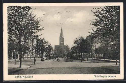 AK Berlin-Neukölln, Schillerpromenade, Strassenkreuzung mit Kirche