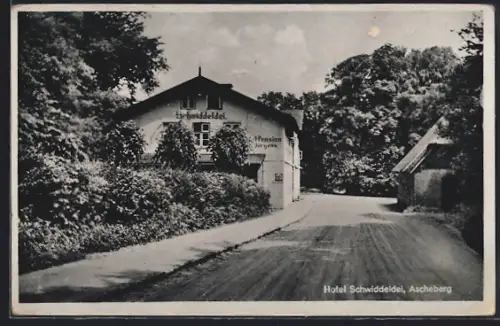 AK Ascheberg / Holstein, Hotel Schwiddelei R. Jürgens mit Strasse