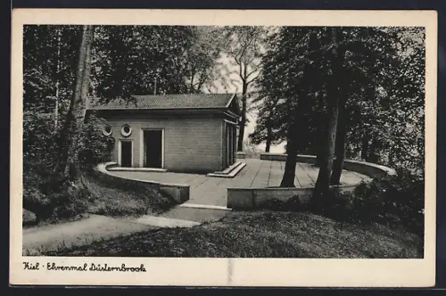 AK Kiel, Ehrenmal Düsternbrook