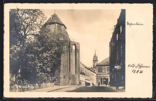 AK Grossenhain / Sachsen, Strassenpartie mit Ruine und Turmgebäude