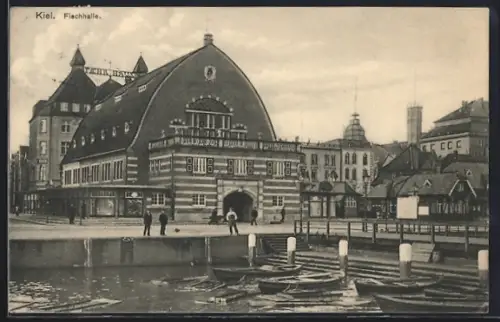 AK Kiel, Fischhalle mit Booten