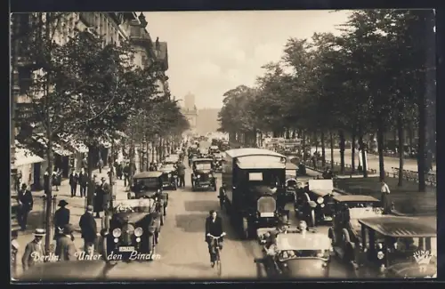 AK Berlin, Unter den Linden, Autos, Lastwagen & Bus im Stau