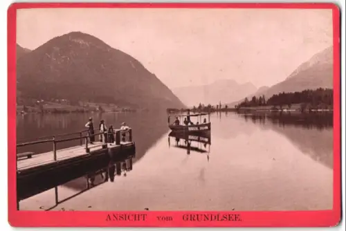 Fotografie M. Moser, Aussee, Ansicht Grundlsee, Fährboot Erzherzog Johann erreicht den Steg