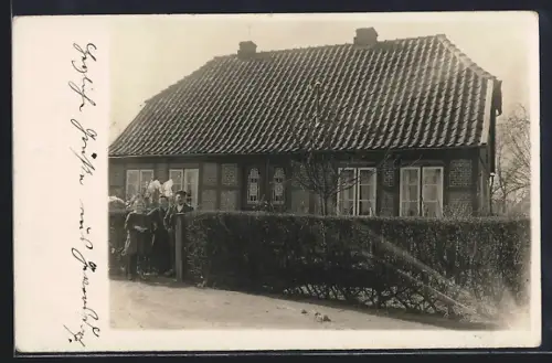 Foto-AK Geversdorf /Cuxhaven, Haus mit Garten