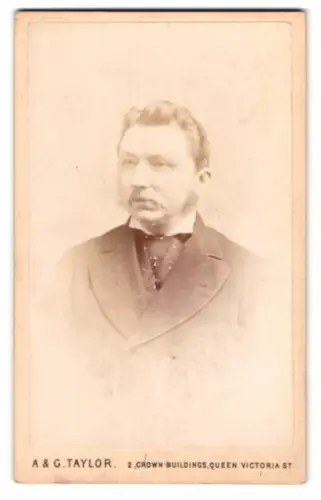 Fotografie A. & G. Taylor, London, Queen Victoria St 2, Porträt eines Mannes