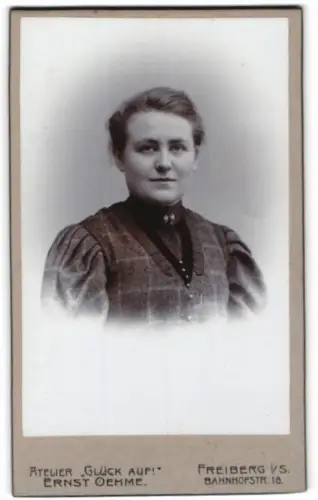 Fotografie Ernst Oehme, Freiberg, Bahnhofstr. 18, Porträt einer Frau