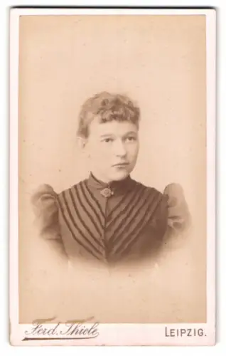 Fotografie Ferd. Thiele, Leipzig, Hospital-Strasse 7, Porträt einer Frau