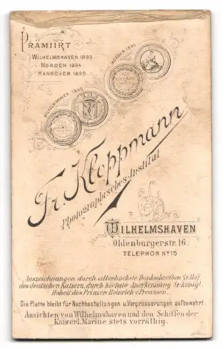 Fotografie Fr. Kloppmann, Wilhelmshaven, Oldenburgerstr. 16, Porträt eines Mannes mit Anzug