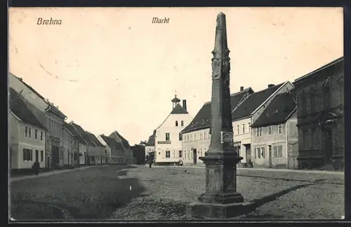 AK Brehna, Markt mit Obelisk und Gaststätte Rathskeller
