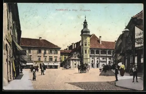 AK Marburg a. Drau, Passanten am Burgplatz