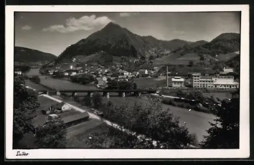 AK Lasko ob Savinji, Ortspartie mit Brücke aus der Vogelschau