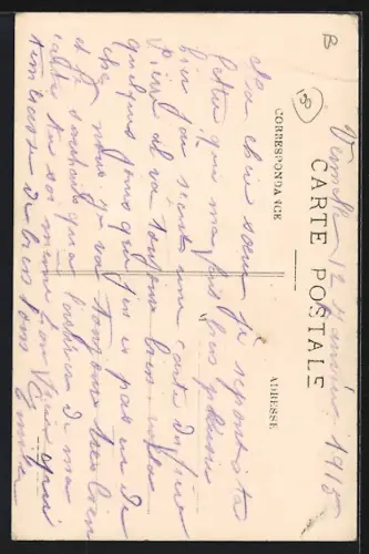 AK Béthune, La Grand`place avec bâtiments historiques et passants