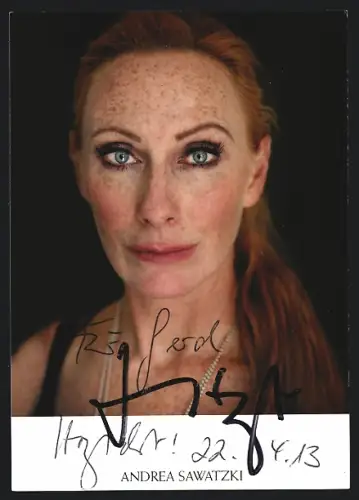 AK Andrea Sawatzki mit ernstem Blick, Autograph, 2013