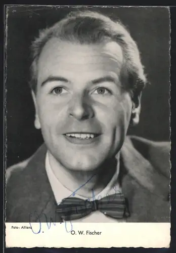 AK O. W. Fischer mit Fliege, Autograph