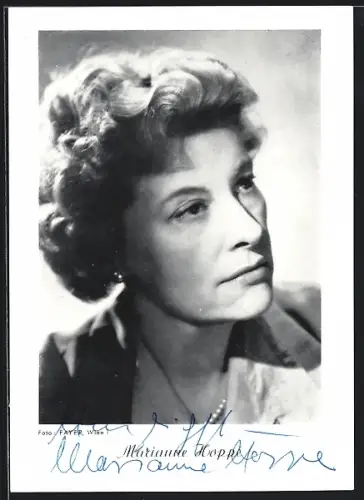 AK Marianne Hoppe mit ernstem Gesicht, Autograph