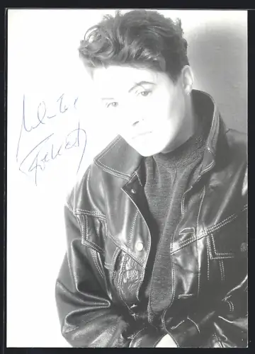 AK Ulrike Folkerts in Lederjacke, Autograph