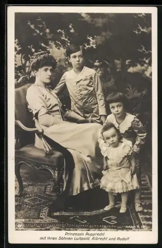AK Prinzessin Rupprecht mit ihren Söhnen Luitpold, Albrecht & Rudolf