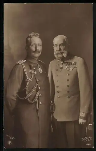 AK Kaiser Franz Josef I. von Österreich mit Kaiser Wilhelm II. in Uniformen mit Orden
