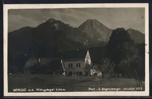 AK Finkenstein am Faaker See, Oberferlach, Gasthaus Worouz mit dem Mittagskogel