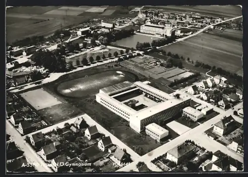 AK Horn /N. Ö., Ortschaft mit Gymnasium aus der Vogelschau