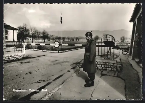 AK Zeltweg /Stmk., Wachsoldat am Eingang vom Fliegerhorst