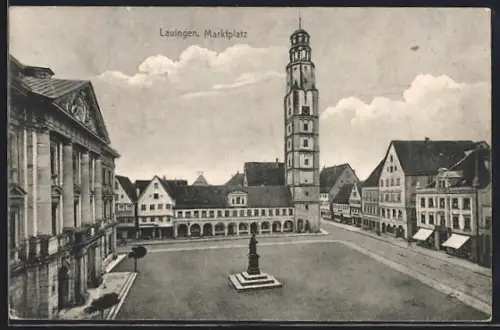 AK Lauingen, Marktplatz mit Denkmal und Turm