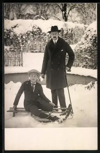 AK Prinz August Wilhelm von Preussen mit seinem Sohn Prinz Alexander Ferdinand