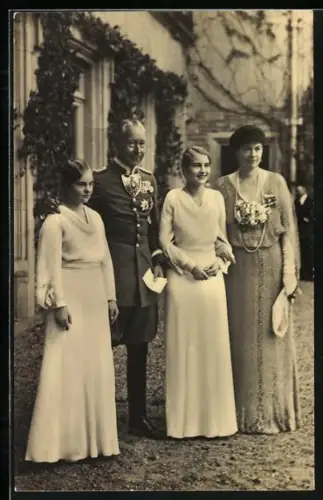 AK Kronprinz Wilhelm von Preussen mit Gemahlin und Töchtern